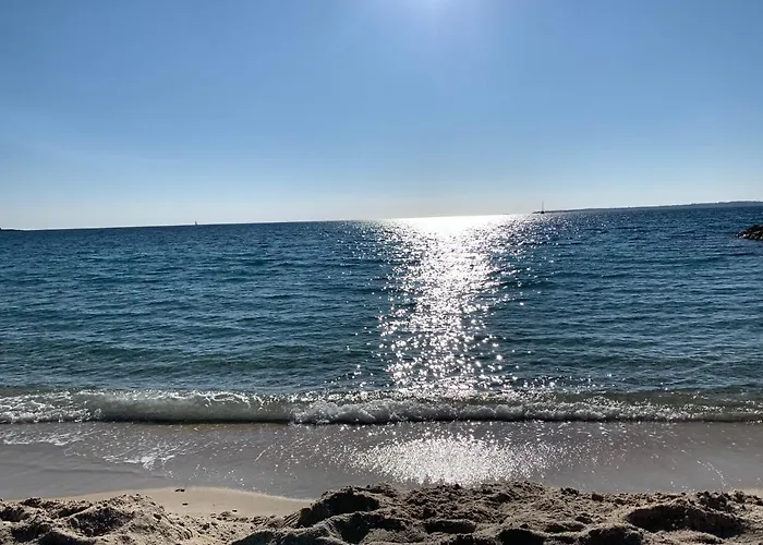 Cap D Antibes, Salis , 2 Bedrooms , Free Parking Appartement *