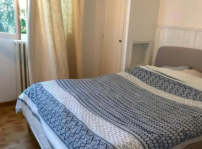 Cap D Antibes, Salis , 2 Bedrooms , Free Parking Appartement *