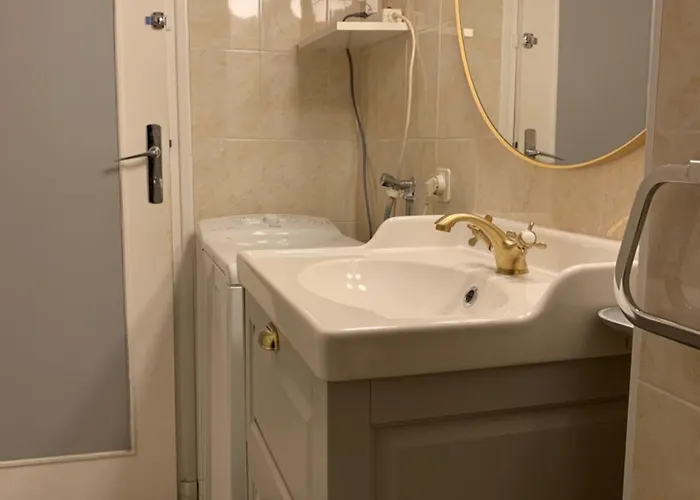 Cap D Antibes, Salis , 2 Bedrooms , Free Parking Lägenhet